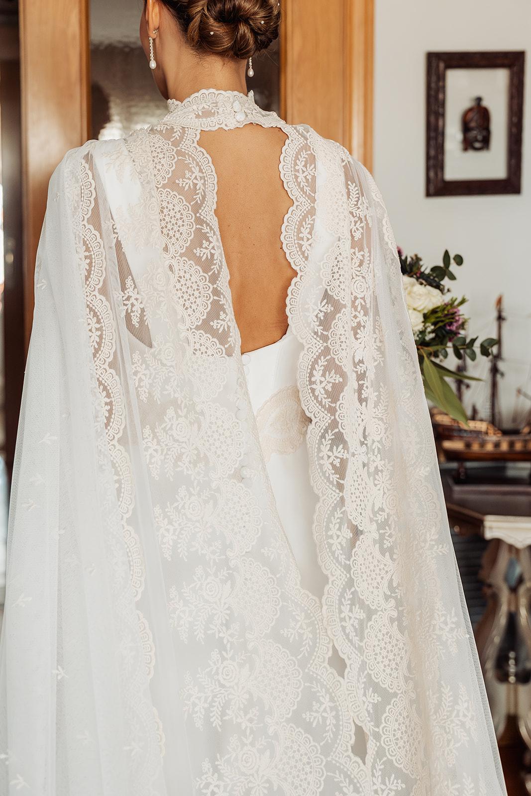 Vestido novia navarra capa