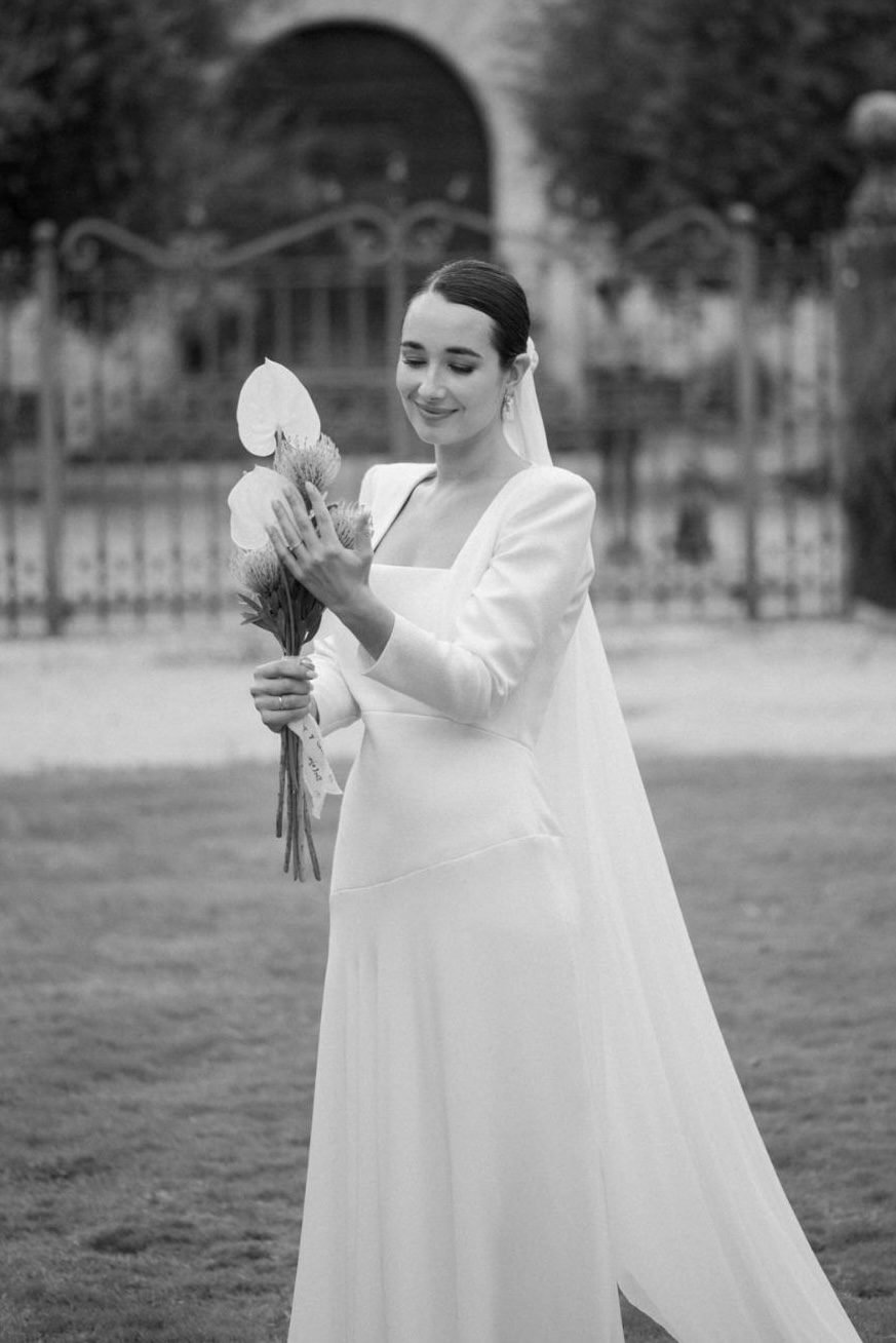 Novia elegante sencilla