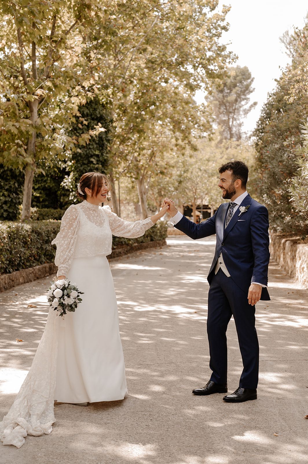 Vestido novia romántico bordado