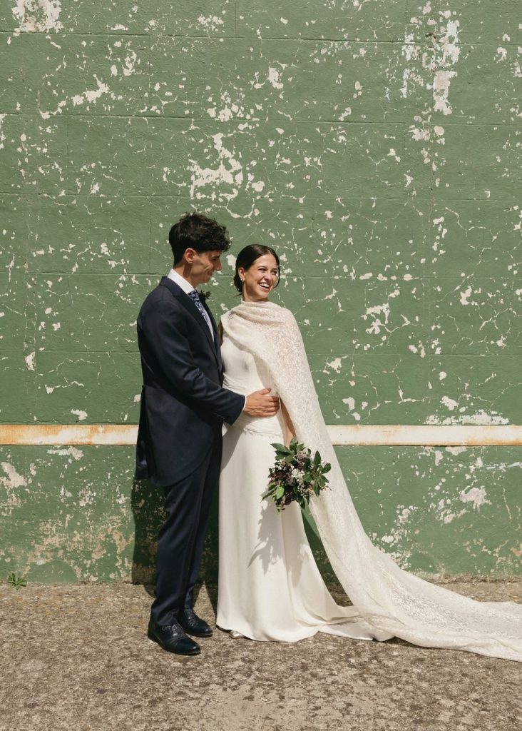 Vestido novia rústico capa