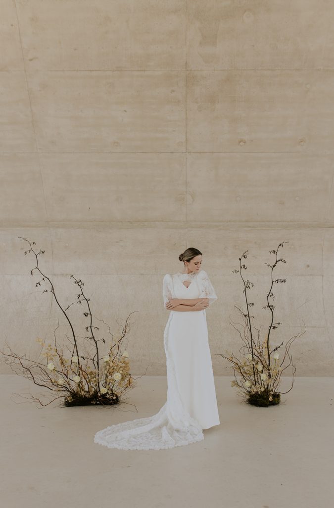 Vestido novia con capa